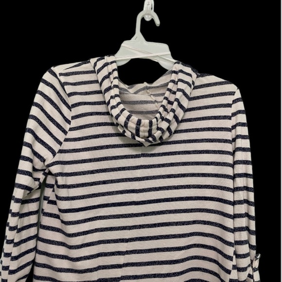 Chance or Fate lightweight ladies jacket with hood (could stay open or tied) - Picture 5 of 9